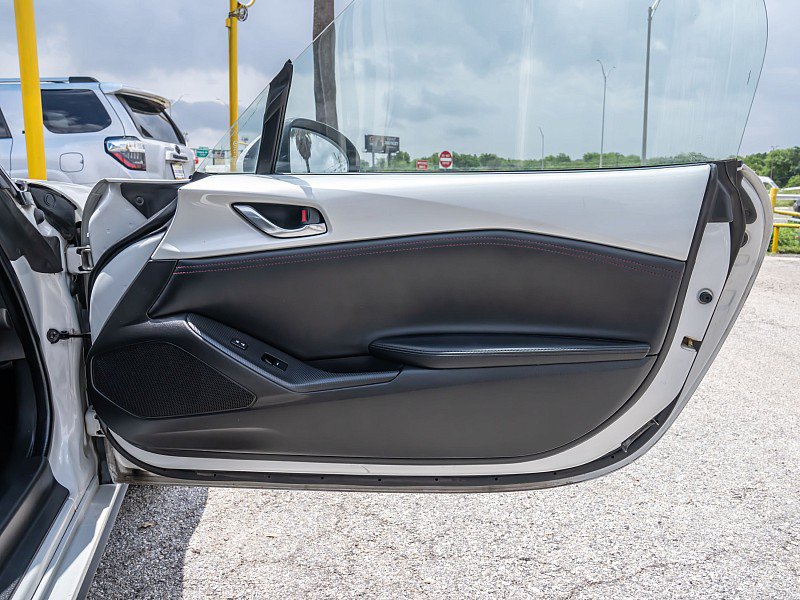 Used 2018 MAZDA MX-5 Miata Grand Touring RWD image 17