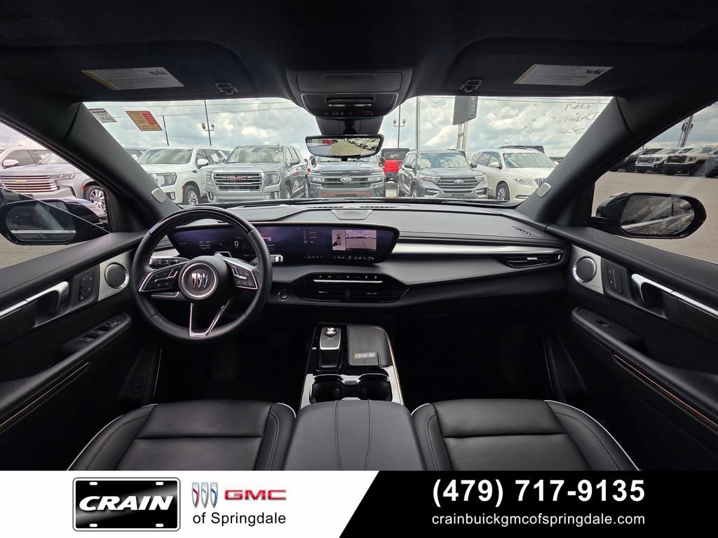 Used 2025 Buick Enclave Avenir w/ Super Cruise Package FWD image 27