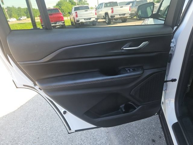 Used 2024 Jeep Grand Cherokee L Laredo AWD/4WD image 12