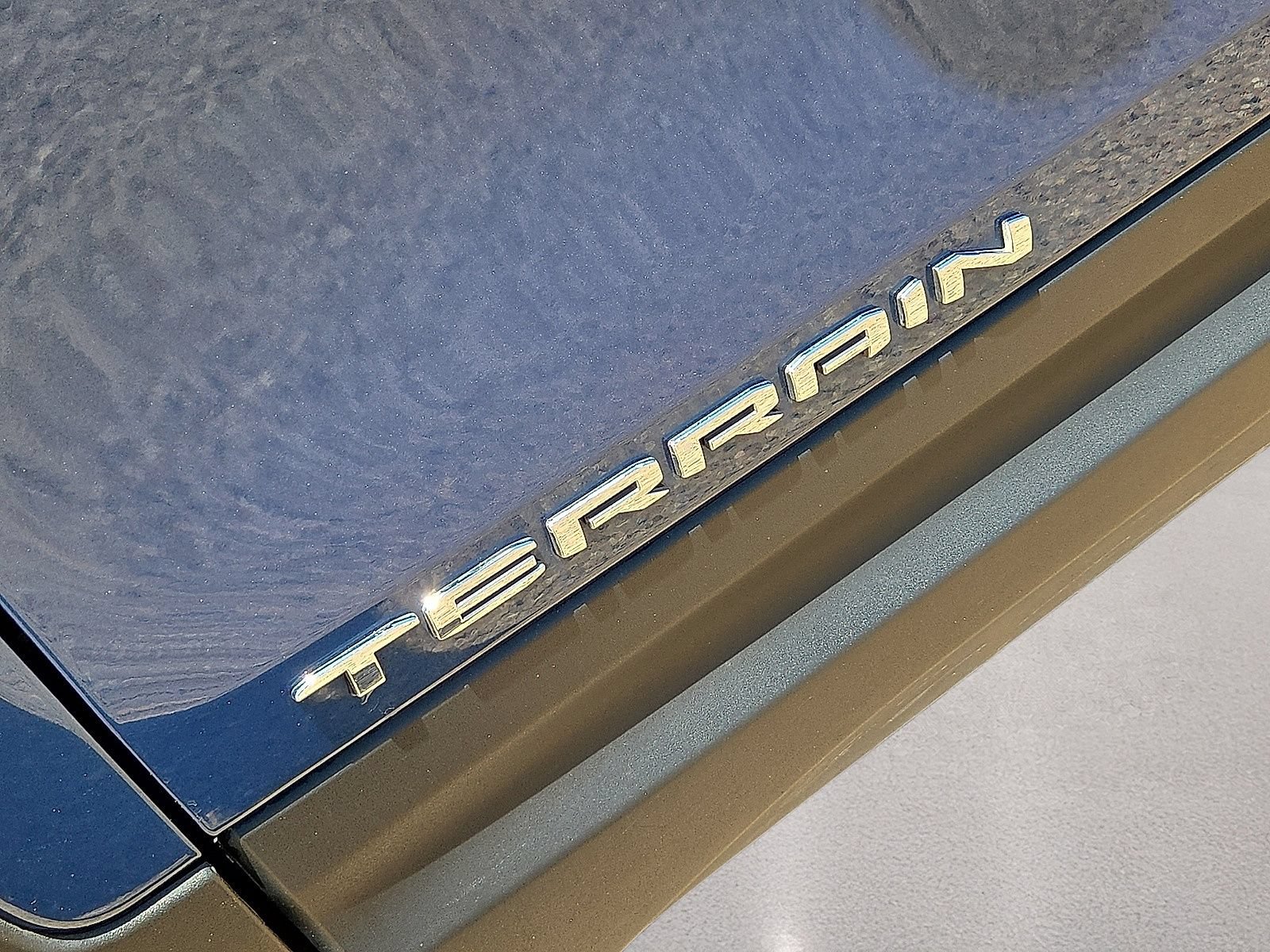 Used 2024 GMC Terrain SLE FWD image 11