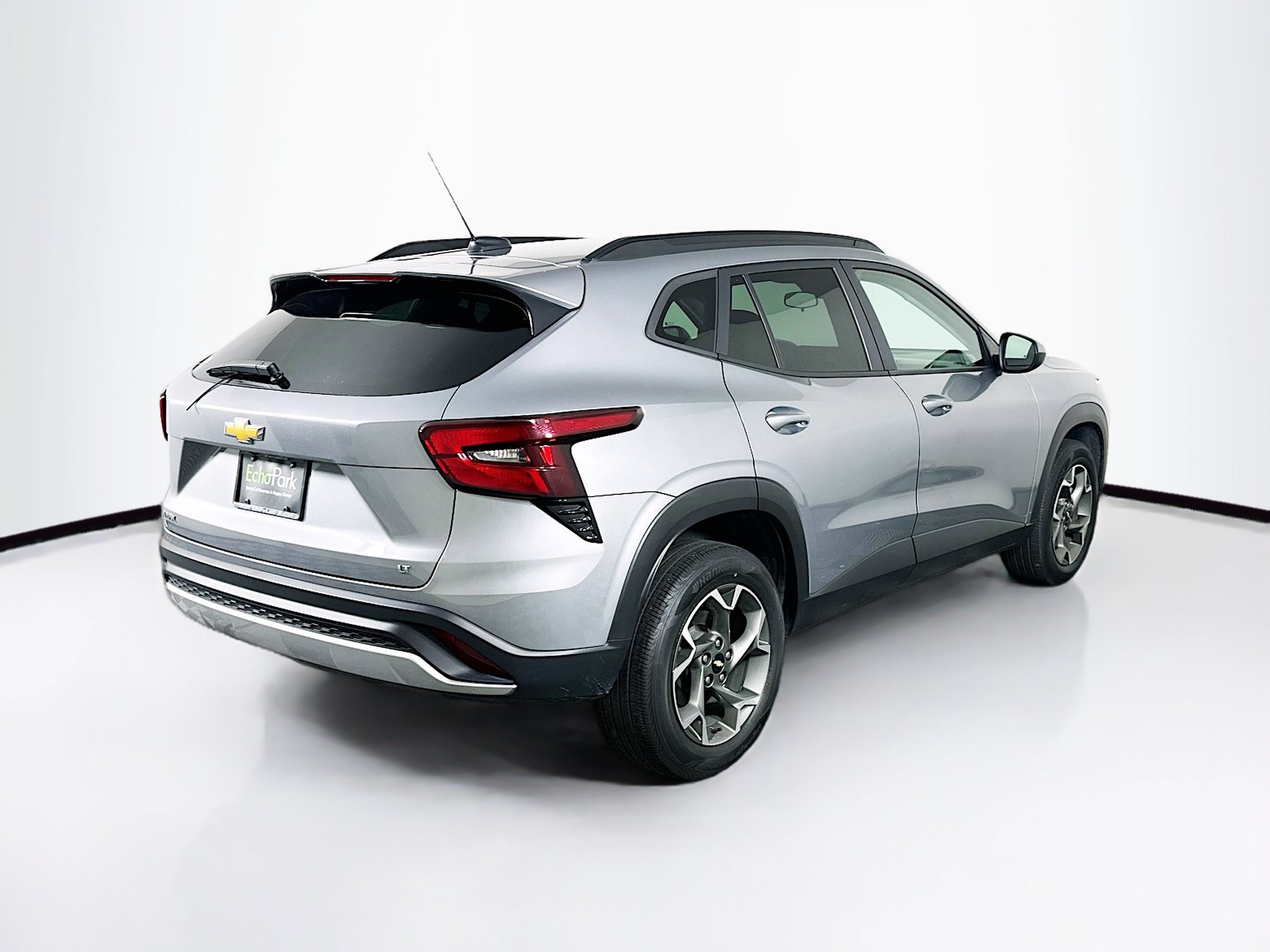 Used 2024 Chevrolet Trax LT FWD image 9
