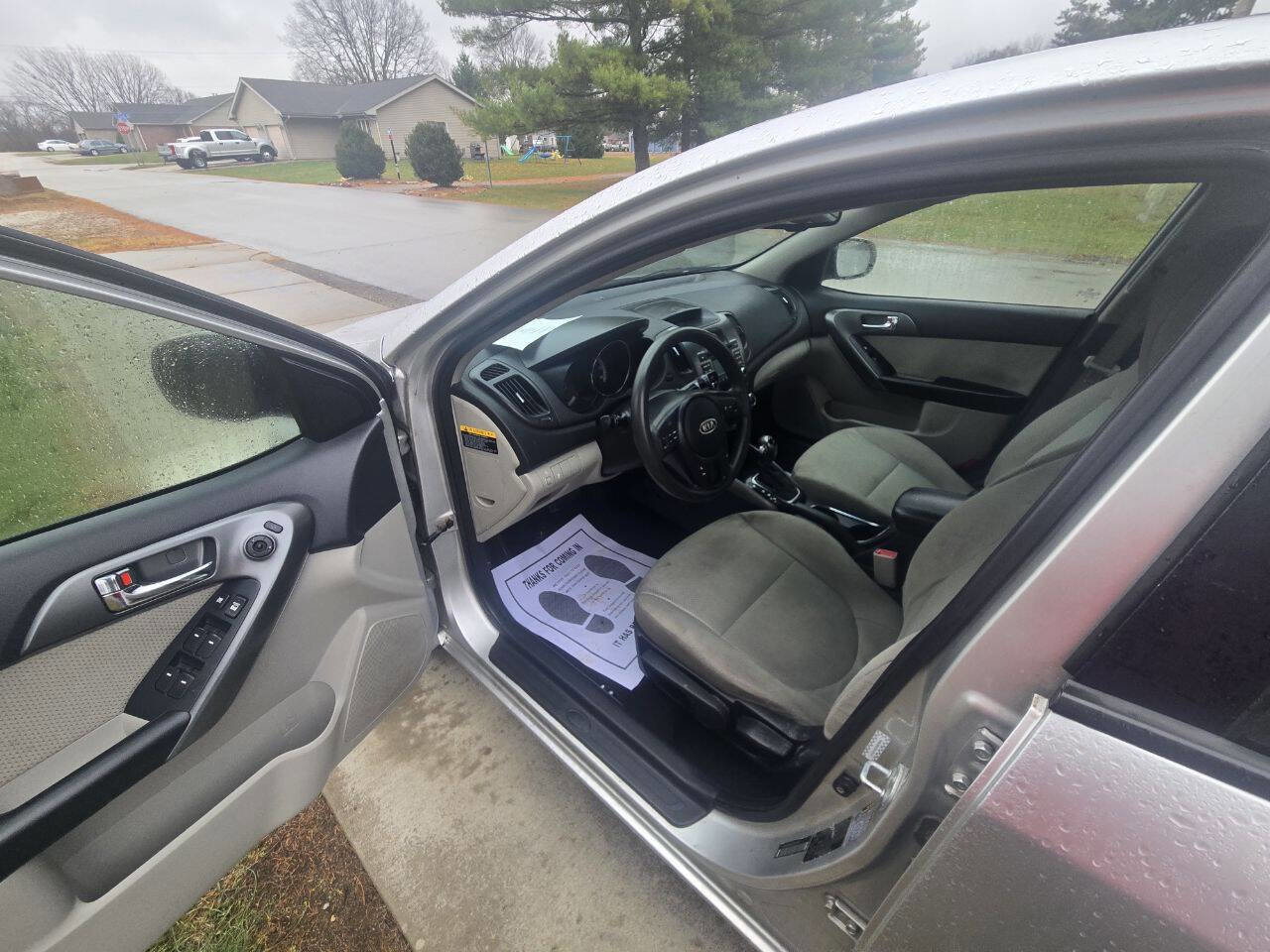 Used 2013 Kia Forte EX image 9