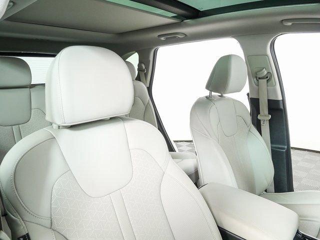 Used 2023 Kia Sorento SX Prestige w/ Panoramic Sunroof Package image 24