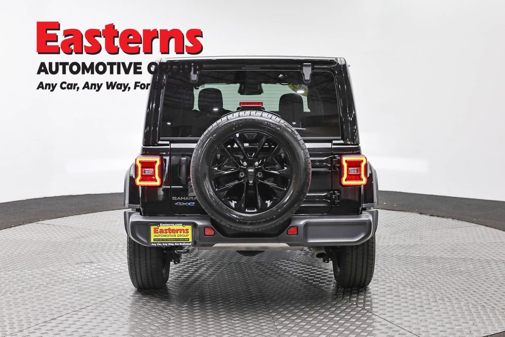 Used 2025 Jeep Wrangler Unlimited Sahara AWD/4WD image 6