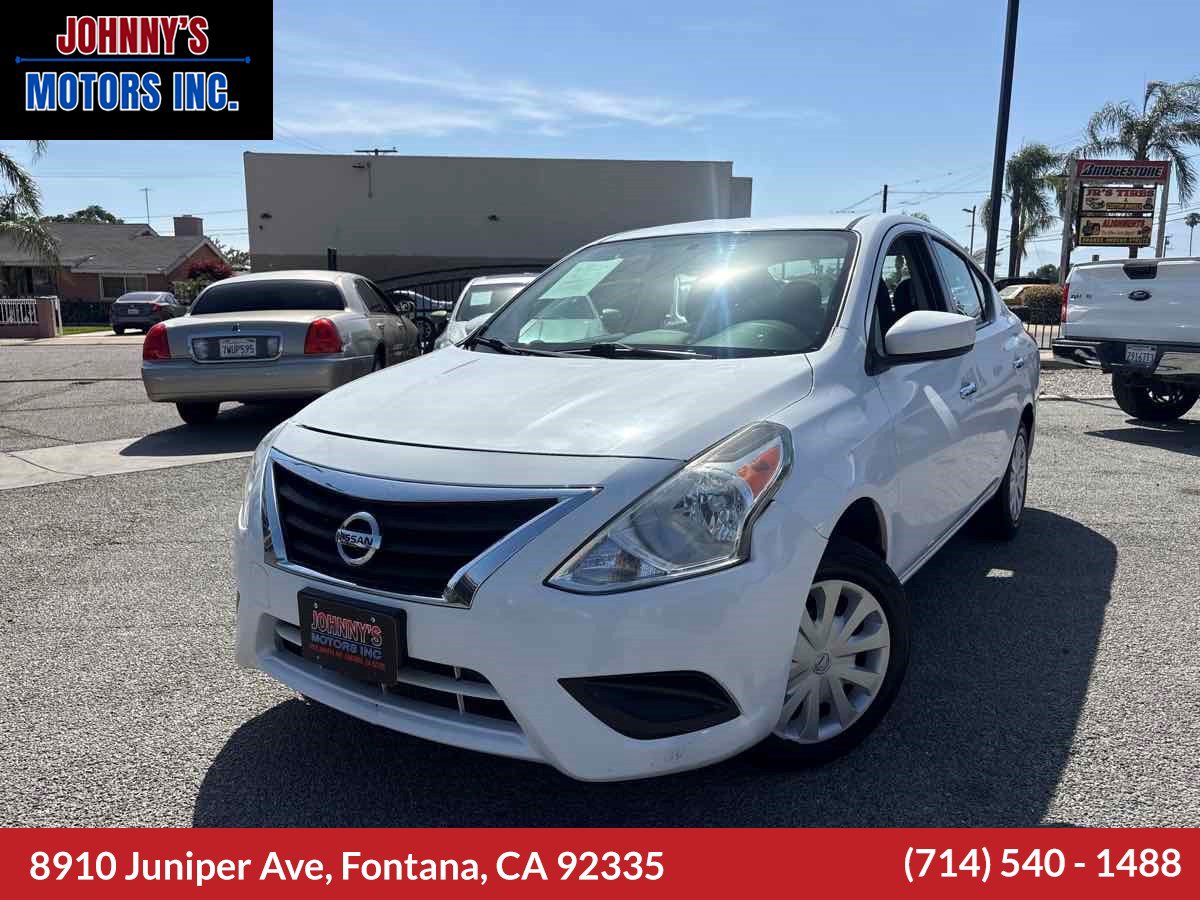 Used 2018 Nissan Versa SV FWD image 1