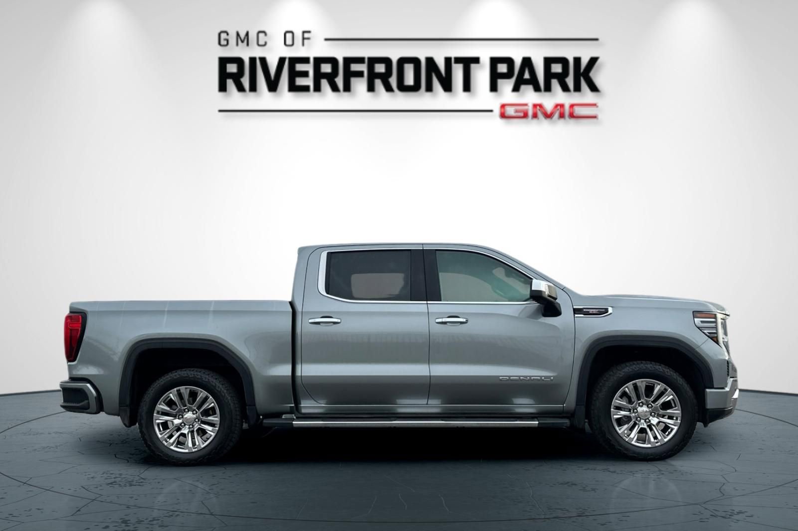 Used 2024 GMC Sierra 1500 Denali w/ Technology Package image 2