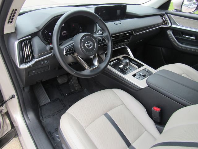Used 2024 MAZDA CX-90 Plug-In Hybrid w/ Preferred image 17