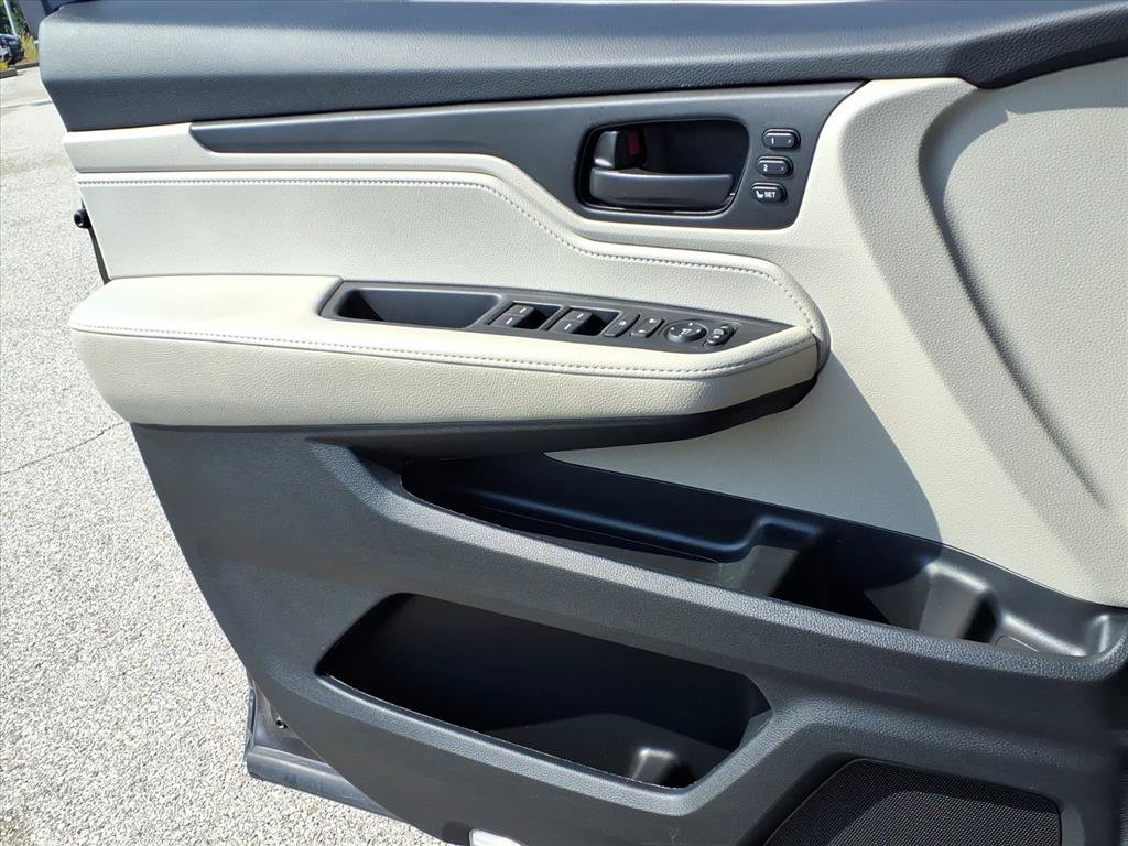 Used 2025 Honda Odyssey EX-L image 18