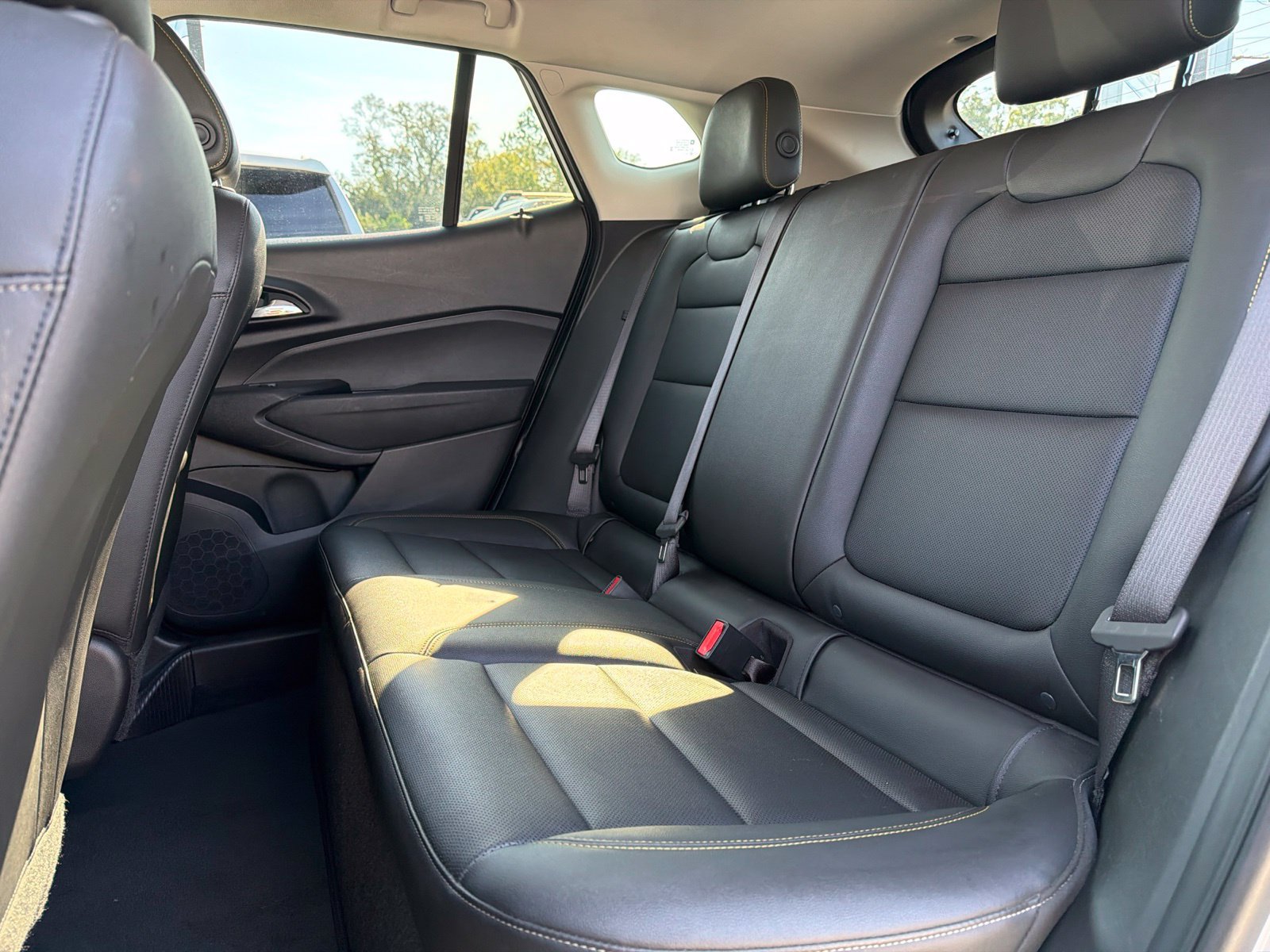 Used 2025 Chevrolet Trax ACTIV w/ Sunroof Package FWD image 12