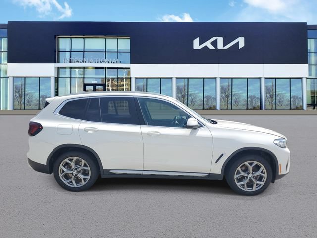 Used 2024 BMW X3 xDrive30i w/ Convenience Package AWD/4WD image 3