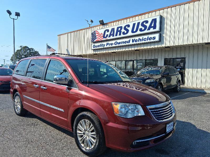 Used 2015 Chrysler Town & Country Touring-L w/ Driver Convenience Group image 7