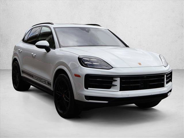 Used 2025 Porsche Cayenne AWD/4WD image 4