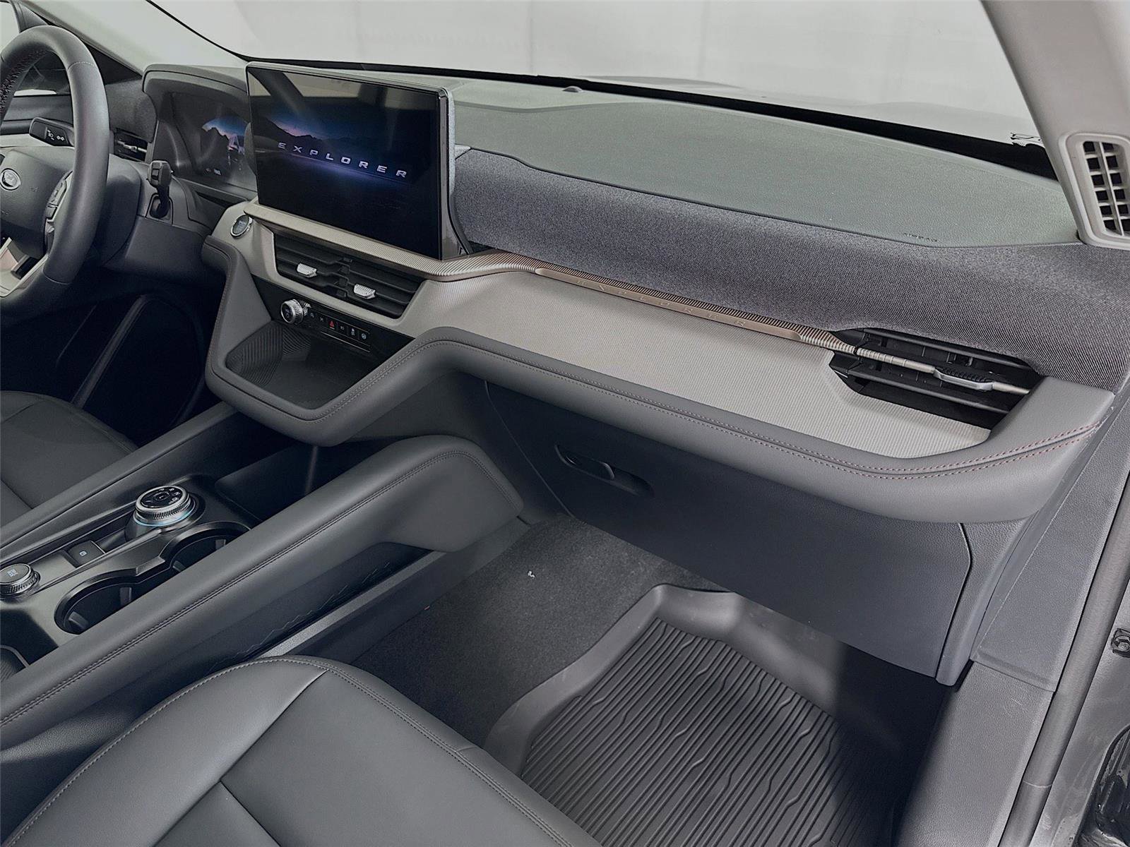 New 2026 Ford Explorer Active w/ Active Comfort Package image 28