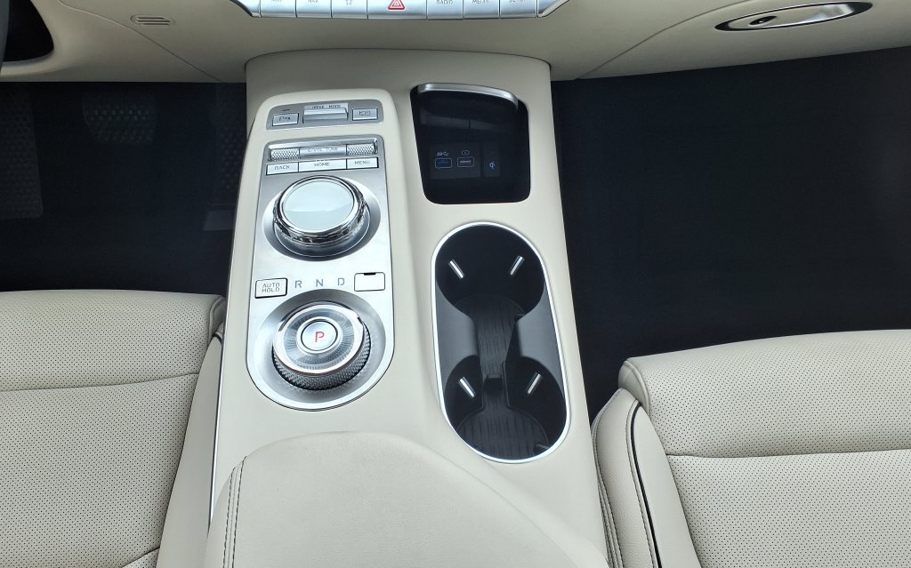 Used 2024 Genesis GV70 2.5T AWD/4WD image 30