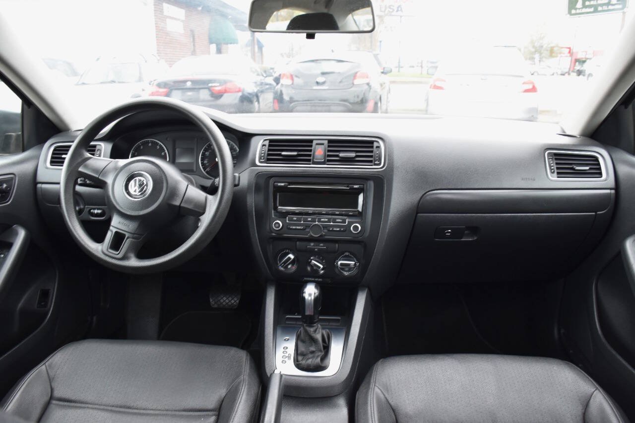 Used 2012 Volkswagen Jetta SE FWD image 14