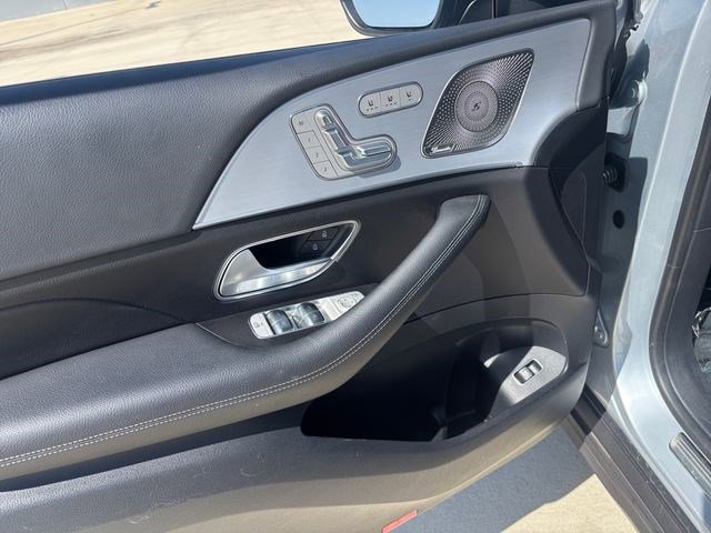 Used 2025 Mercedes-Benz GLS 450 4MATIC image 12
