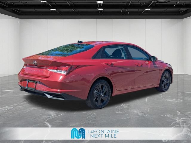 Used 2023 Hyundai Elantra SEL w/ Cargo Package FWD image 5
