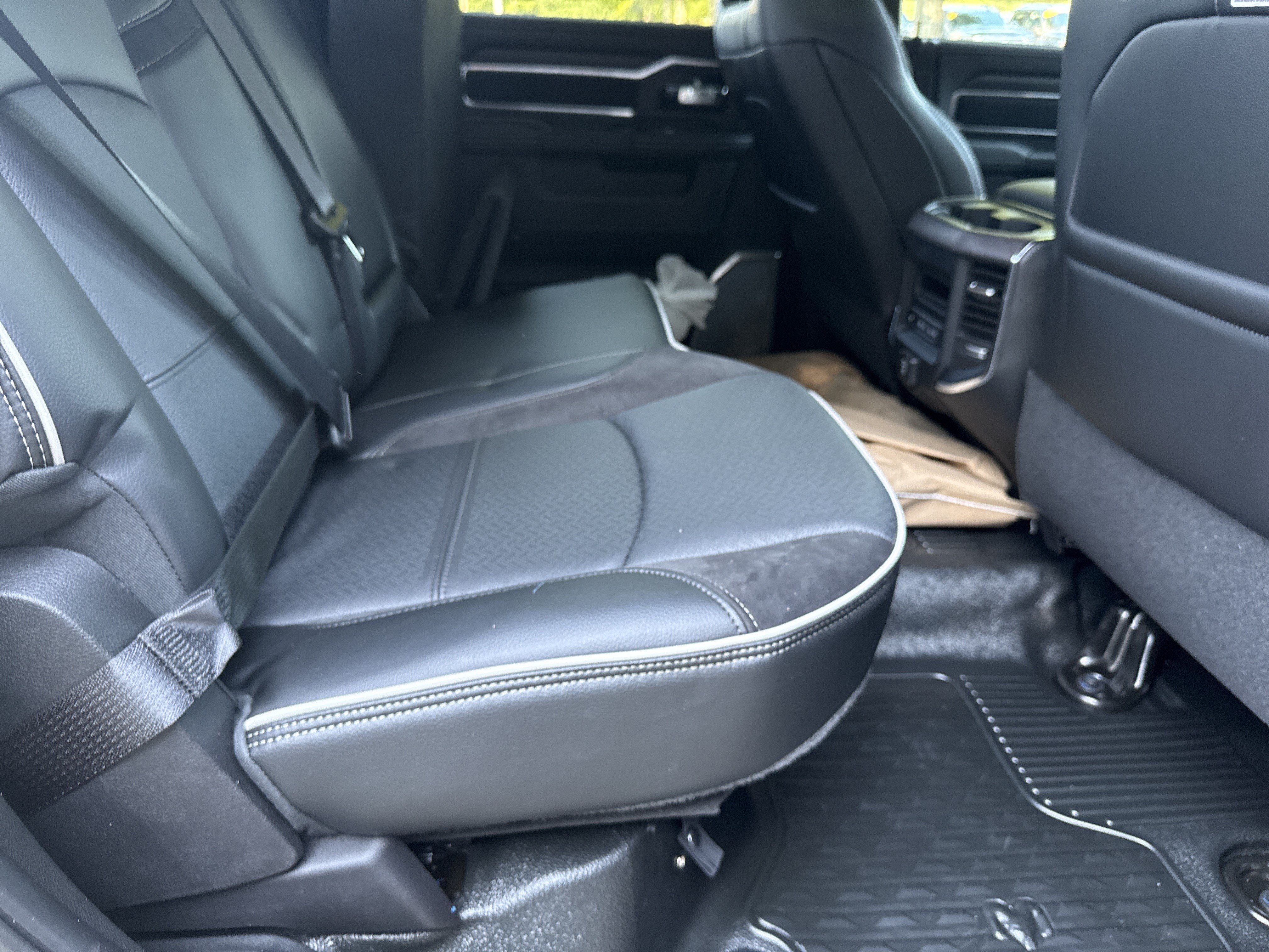 New 2026 RAM 5500 4x4 Crew Cab w/ Laramie Trim Package image 17