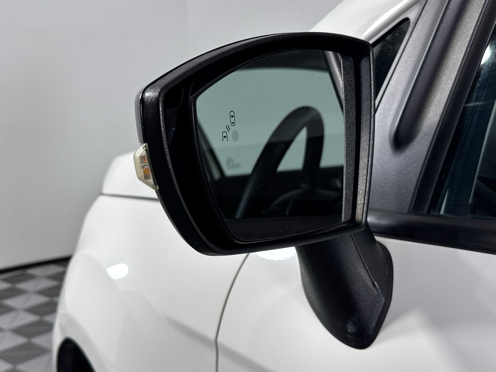 Used 2020 Ford EcoSport SES w/ SES Black Appearance Package AWD/4WD image 25