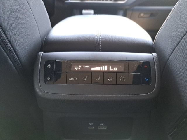Used 2024 Nissan Pathfinder SV w/ Lighting Package (N92) FWD image 25