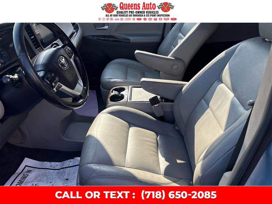 Used 2017 Toyota Sienna XLE image 10