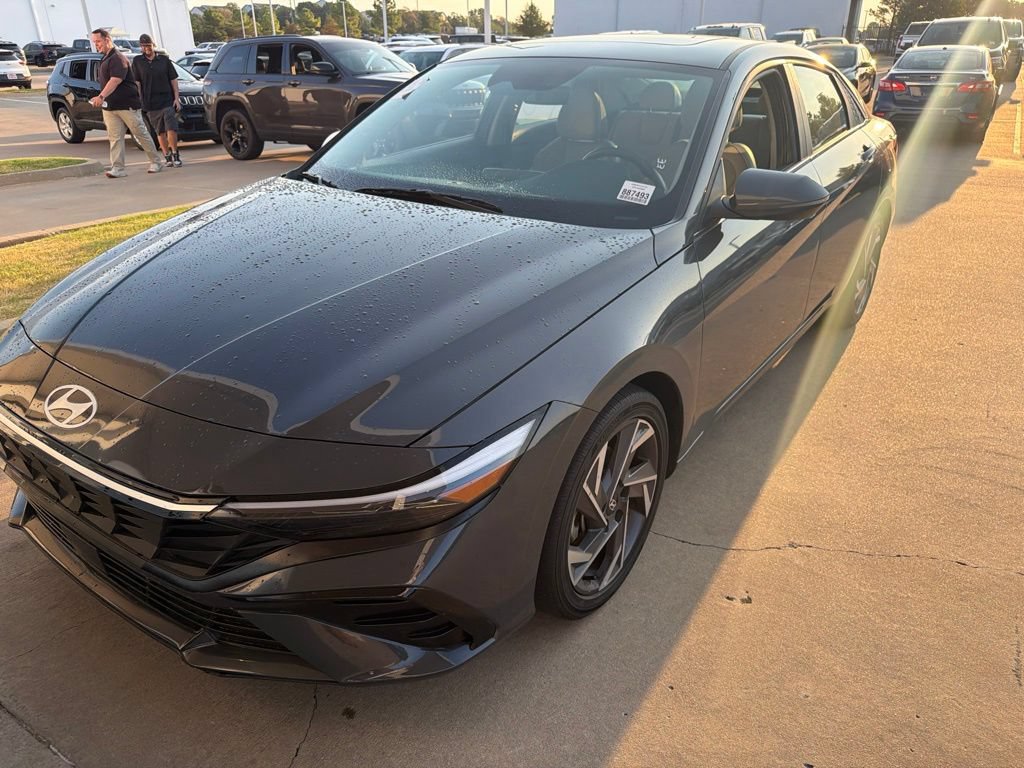 Used 2025 Hyundai Elantra Limited