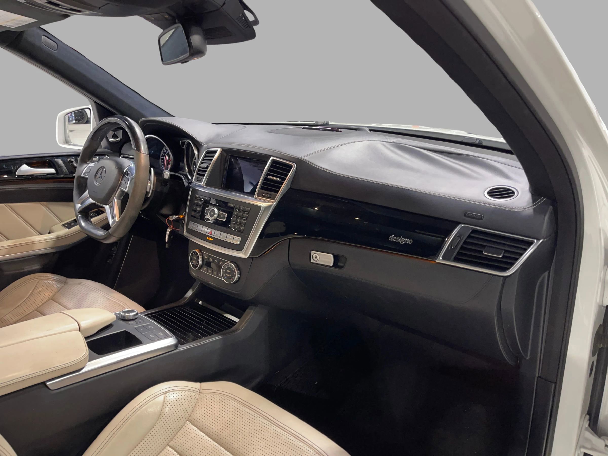 Used 2016 Mercedes-Benz GL 63 AMG 4MATIC w/ Accessory Chrome Package image 37