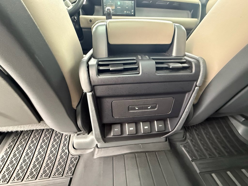 Used 2020 Land Rover Defender 110 HSE image 21