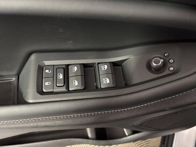 New 2025 Jeep Grand Cherokee Laredo X w/ Luxury Tech Group I image 16