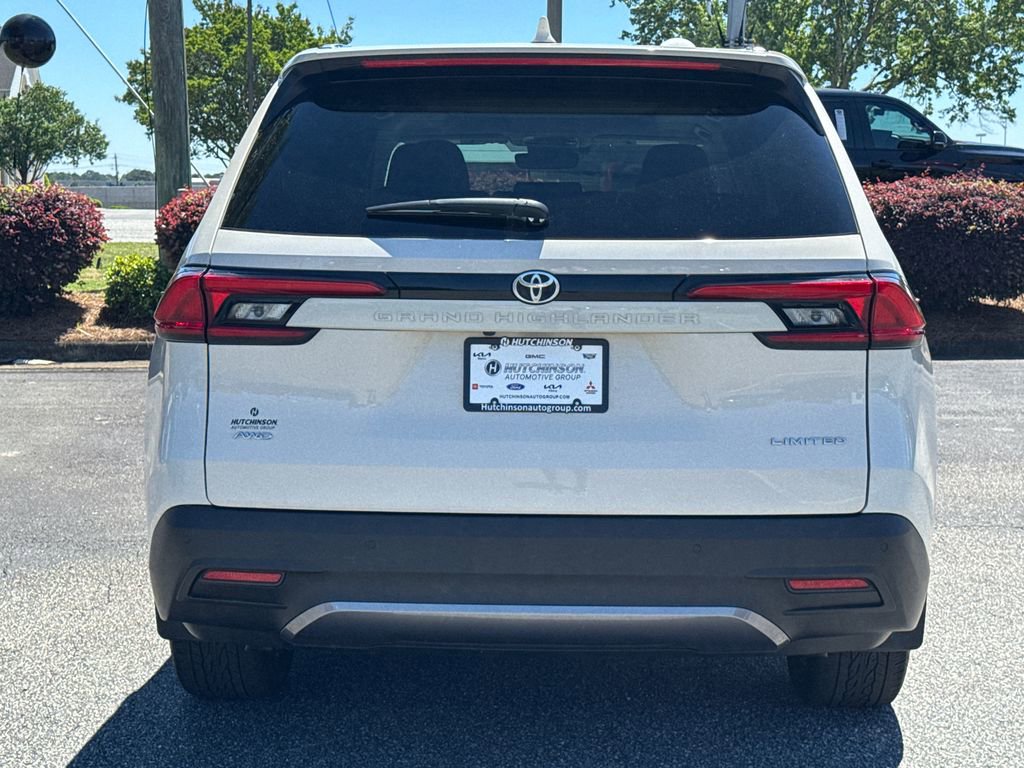 Used 2024 Toyota Grand Highlander Limited image 4