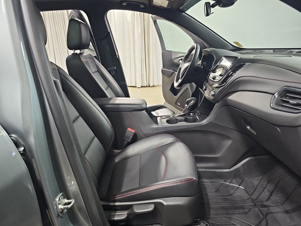 Certified 2024 Chevrolet Equinox RS w/ RS Leather Package AWD/4WD image 13
