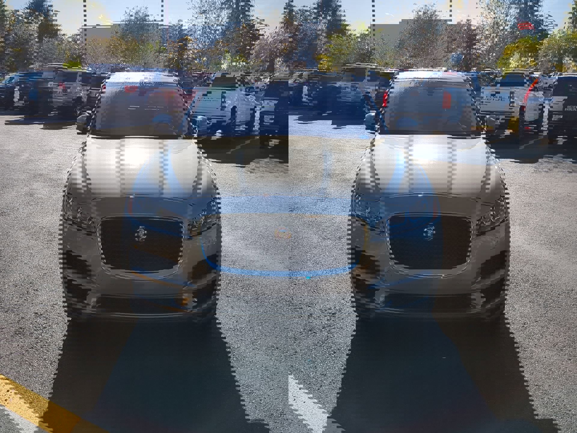 Used 2018 Jaguar F-PACE Prestige image 4