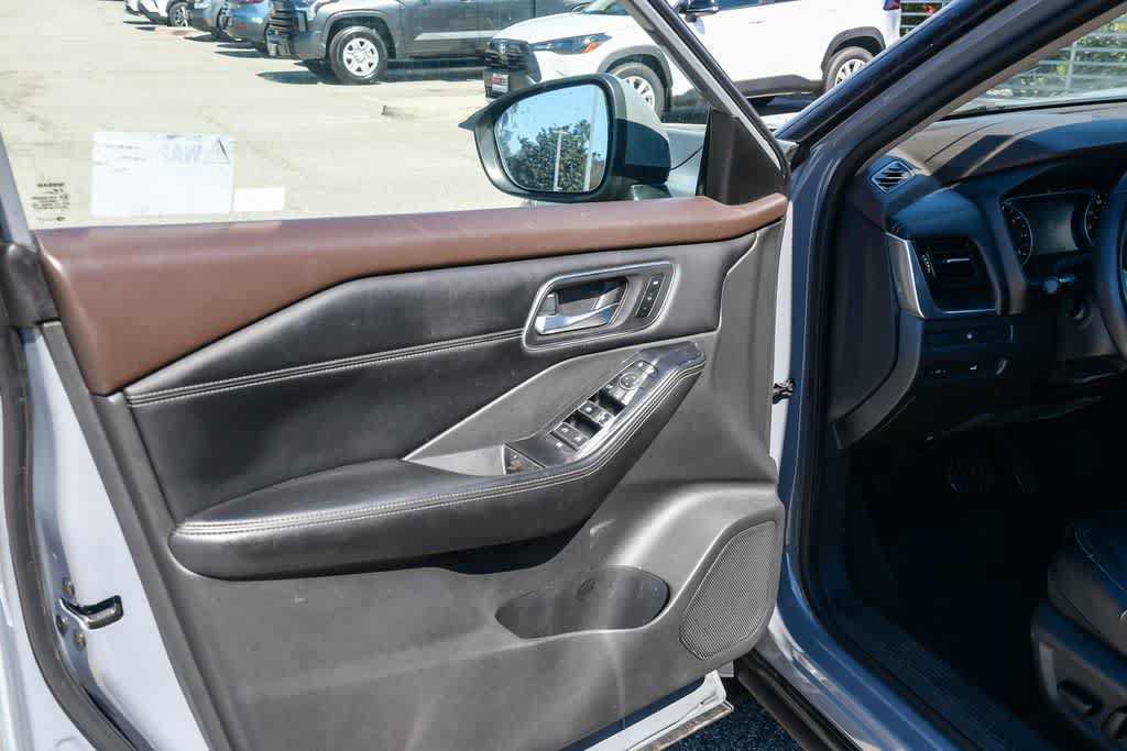 Used 2021 Nissan Rogue SL w/ Premium Package FWD image 31
