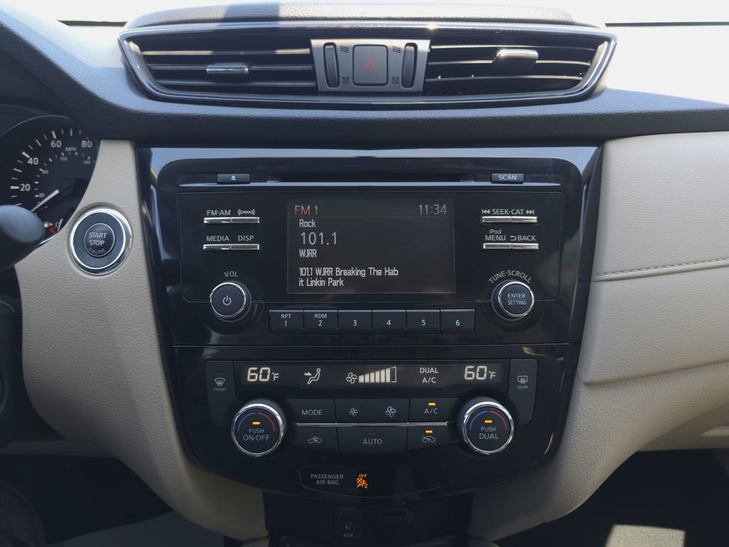 Used 2017 Nissan Rogue SV FWD image 23