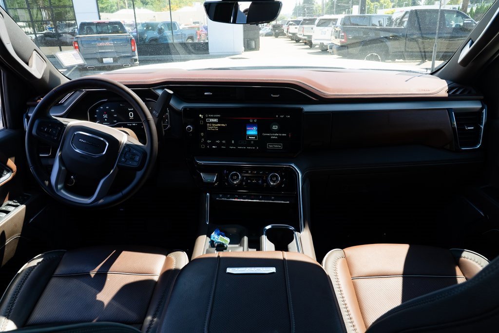 Used 2025 GMC Sierra 3500 Denali w/ Denali Reserve Package image 8