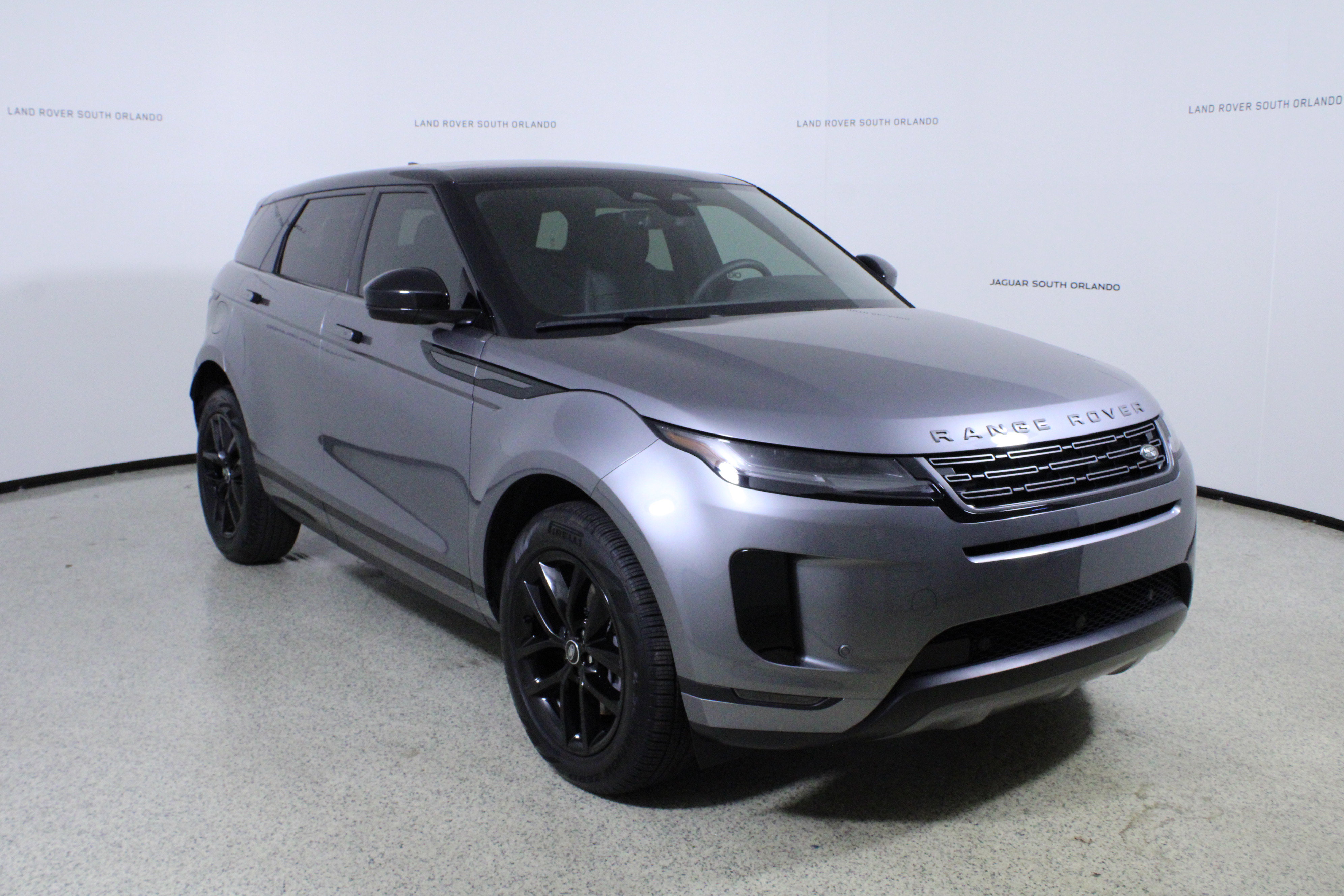 Used 2026 Land Rover Range Rover Evoque S AWD/4WD image 3