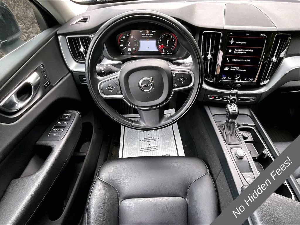 Used 2018 Volvo XC60 T5 Momentum w/ Vision Package AWD/4WD image 5