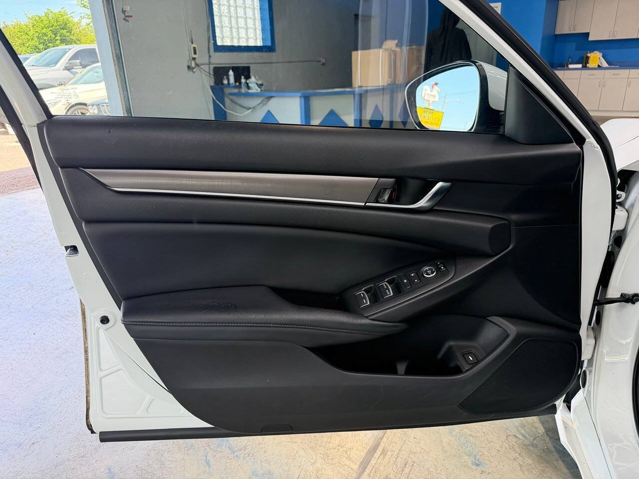 Used 2018 Honda Accord Hybrid image 24