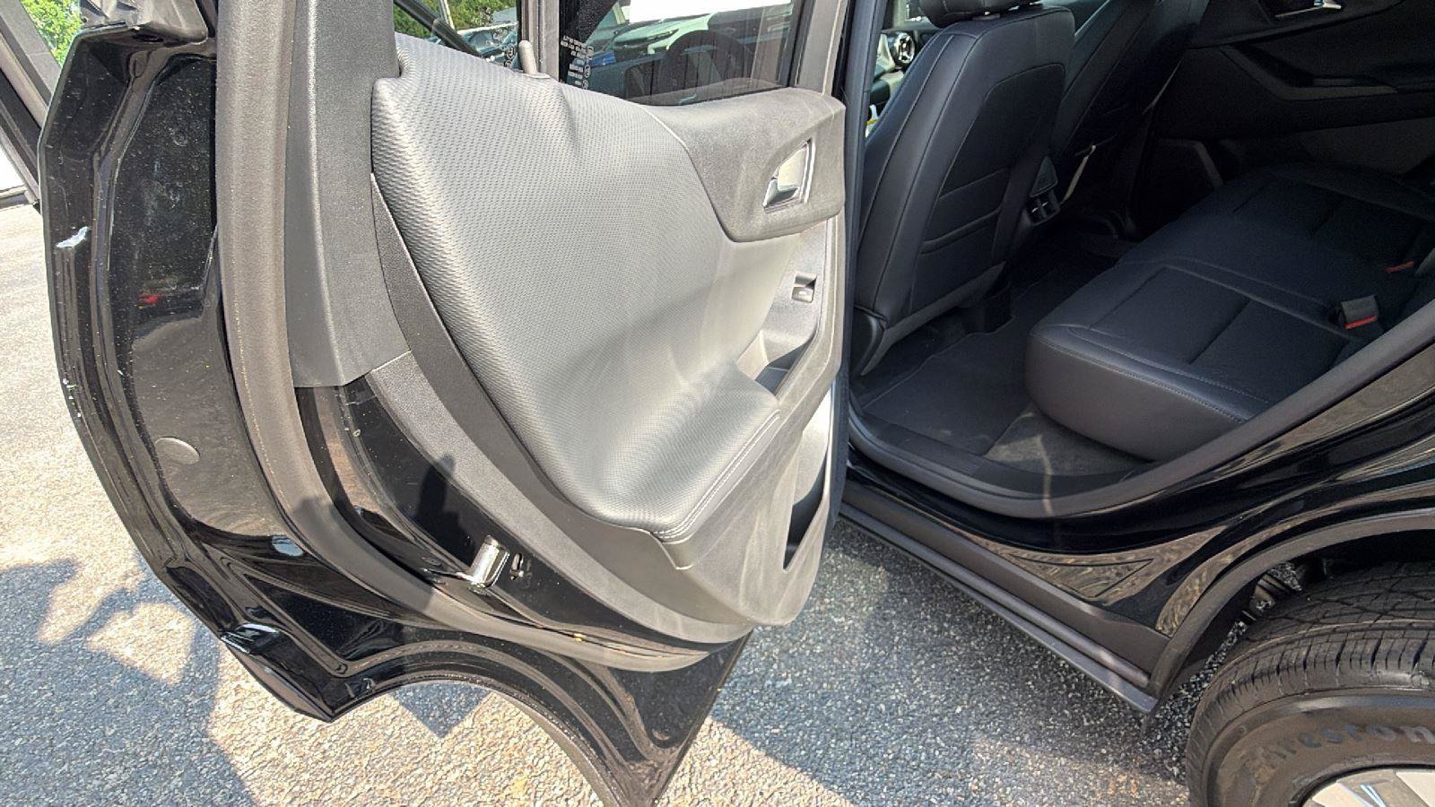 New 2026 Chevrolet Equinox LT w/ Convenience Package II FWD image 17