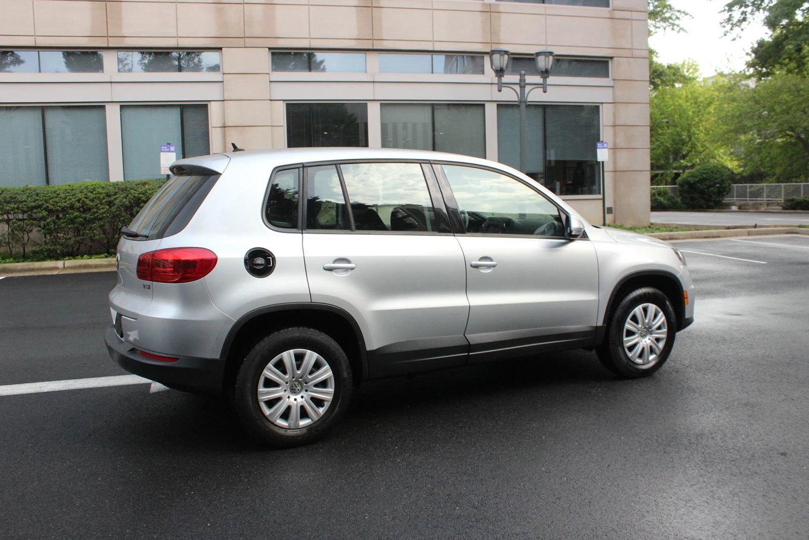 Used 2017 Volkswagen Tiguan S FWD image 7