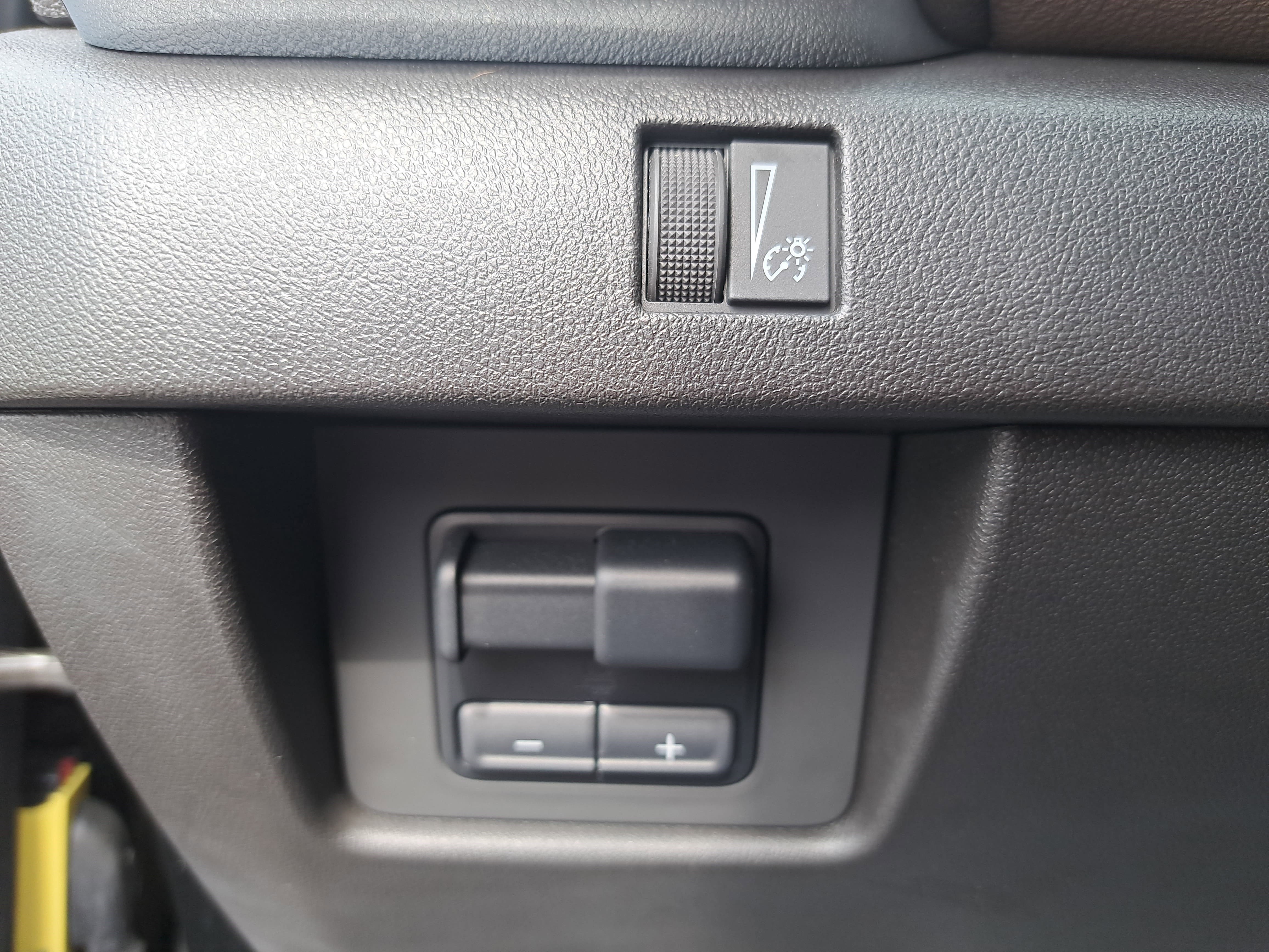 Used 2025 GMC Canyon Denali w/ LPO, Denali Black Edition image 23