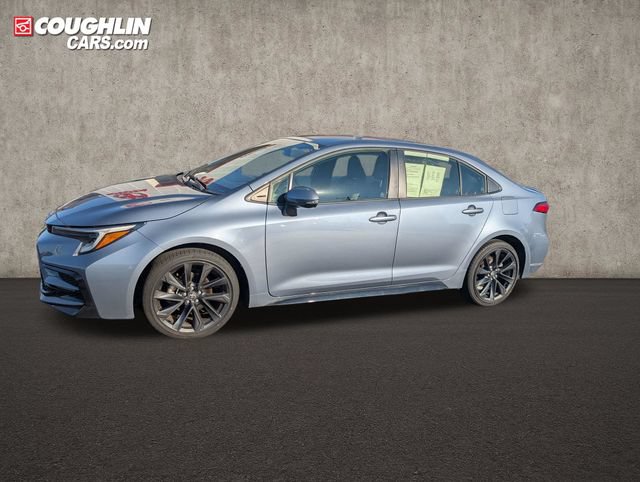 Used 2025 Toyota Corolla SE w/ Convenience Package FWD image 4