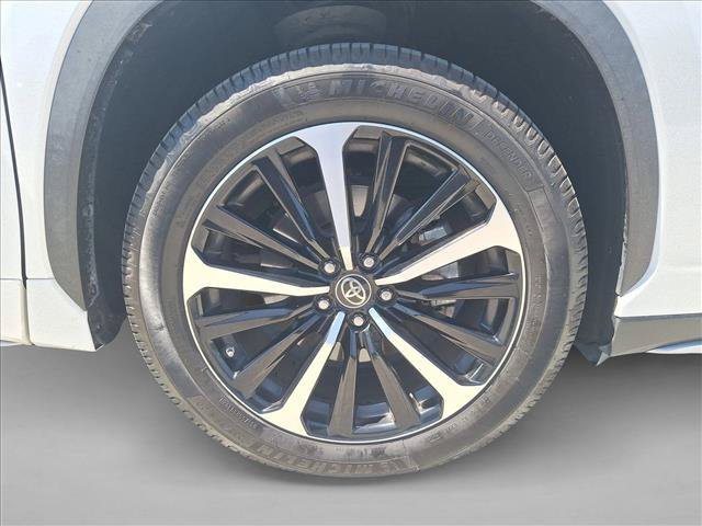 Used 2022 Toyota Highlander XSE FWD image 18