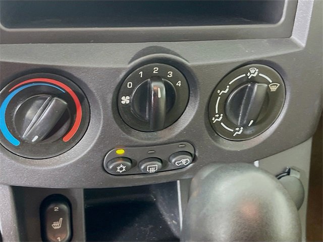 Used 2005 Saturn Vue 2WD w/ Appearance Pkg image 16