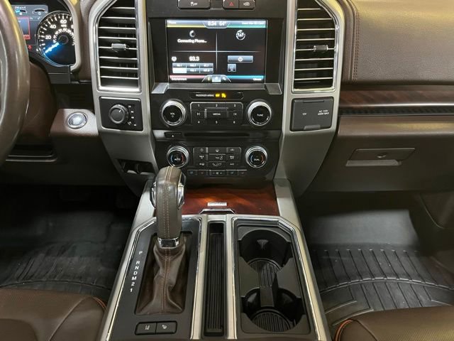 Used 2015 Ford F150 King Ranch w/ Equipment Group 601A Luxury AWD/4WD image 20