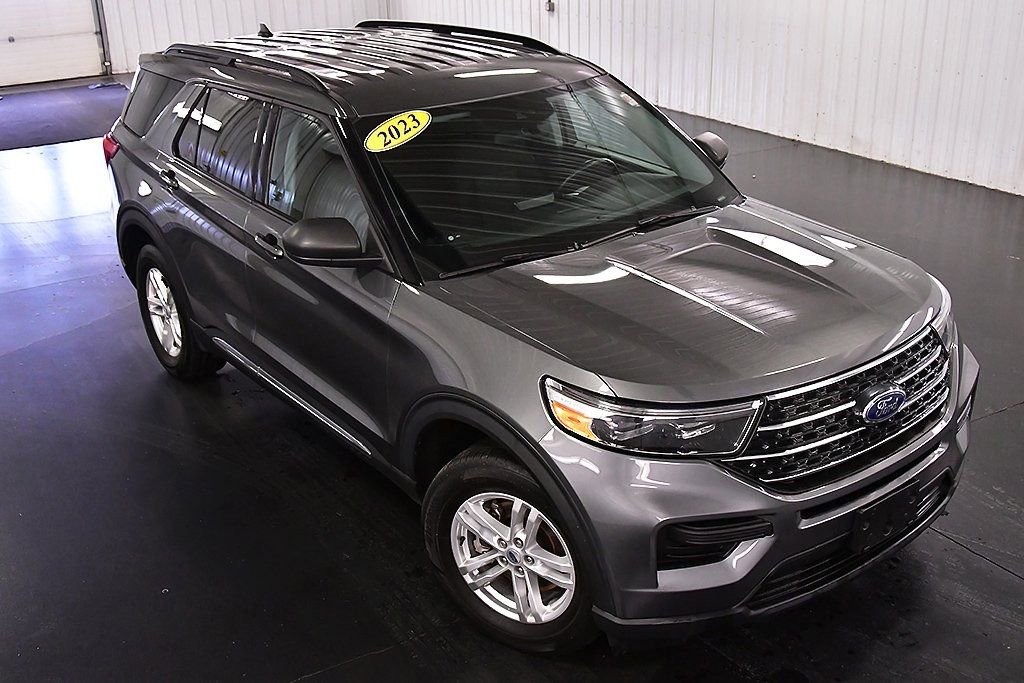 Used 2023 Ford Explorer XLT image 13