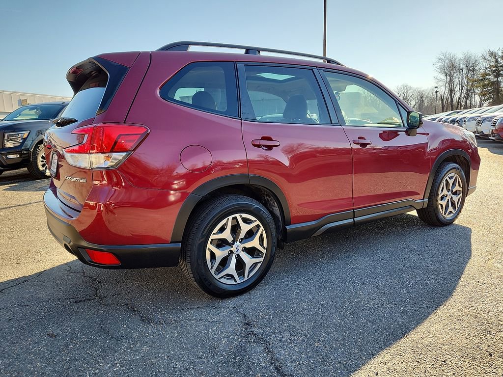 Used 2020 Subaru Forester Premium image 6