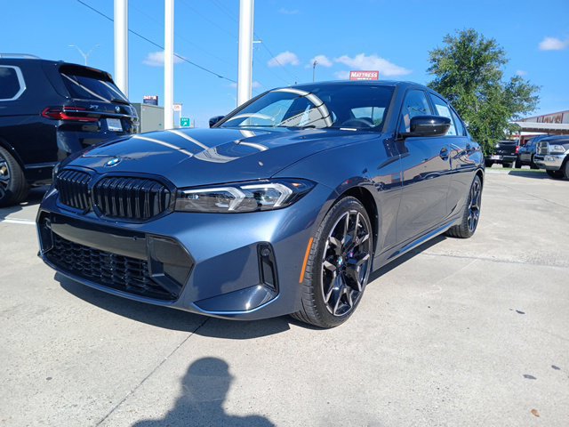 New 2026 BMW 330i Sedan w/ M Sport Package RWD image 3