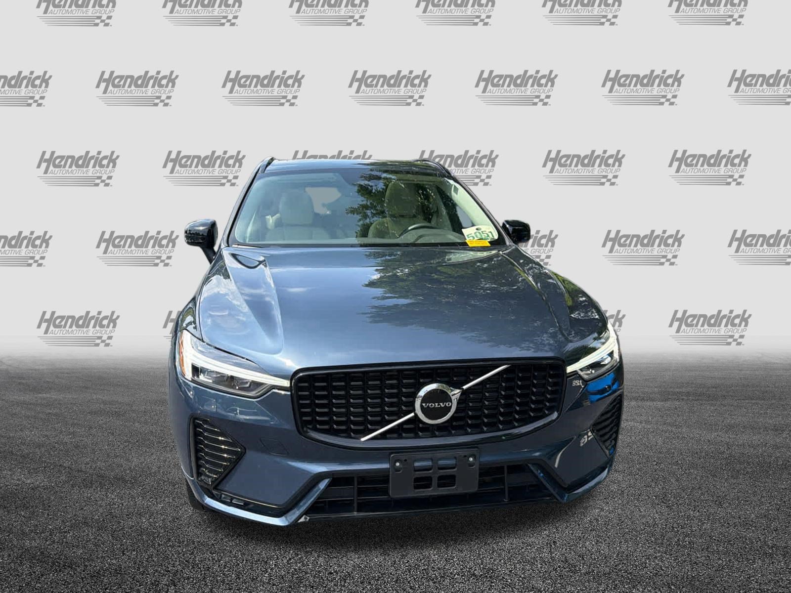 Used 2024 Volvo XC60 B5 Core w/ Climate Package AWD/4WD image 3