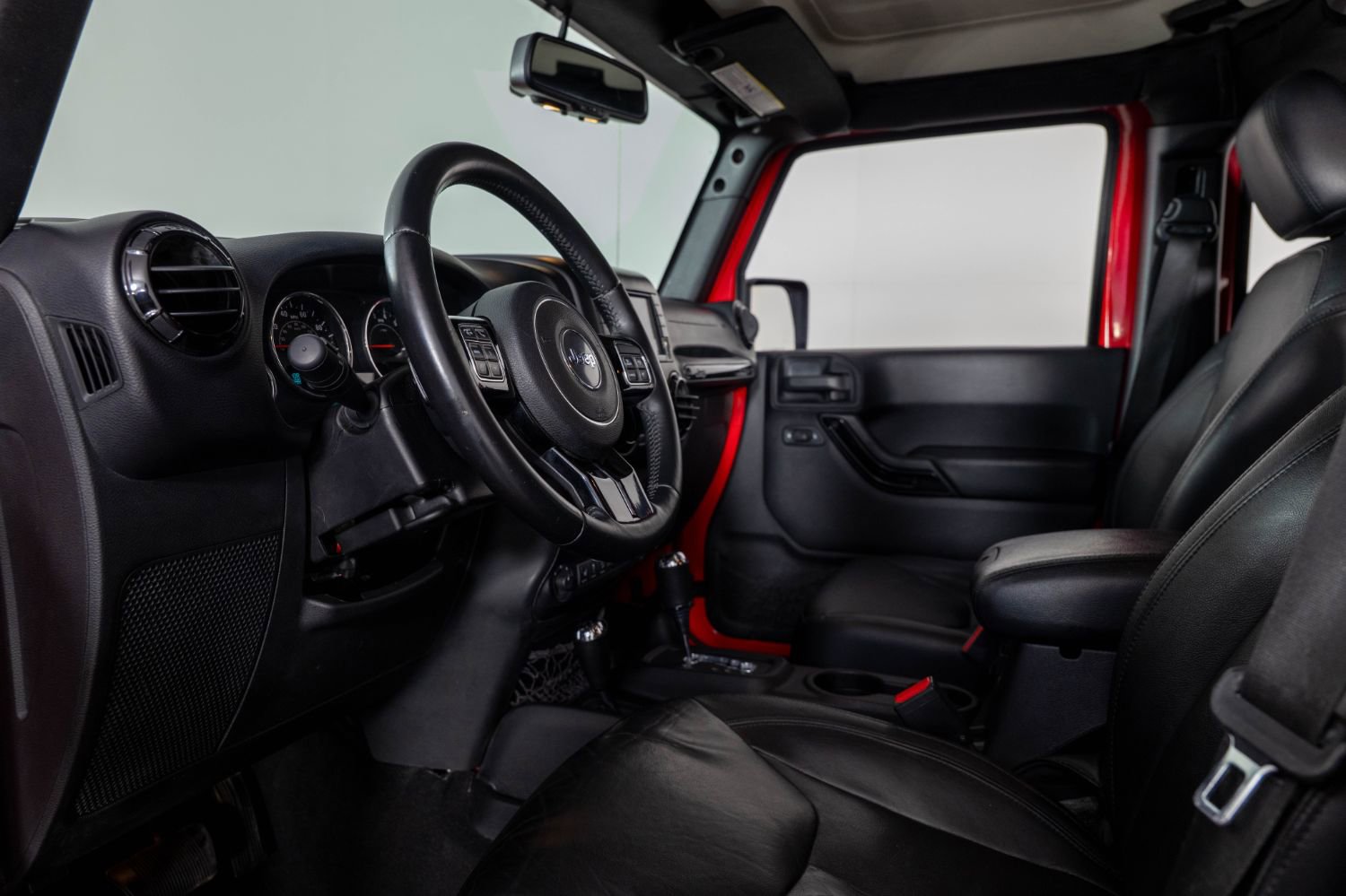 Used 2015 Jeep Wrangler Sahara image 14